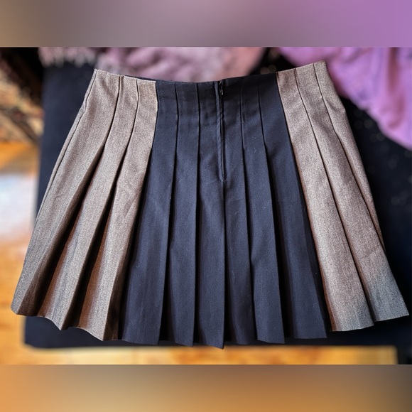Dark academia pleated skirt Smart Set - Picture 2 of 3